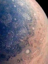 旅行到宇宙边缘封面